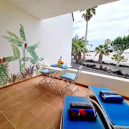 Apartamento Eduardo A Primera Linea Del Mar Costa Teguise Exterior photo